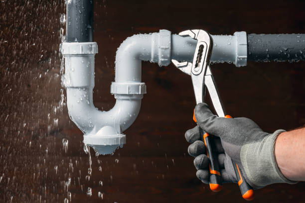 Professional Water Line Repair technician working in Lincoln, TX